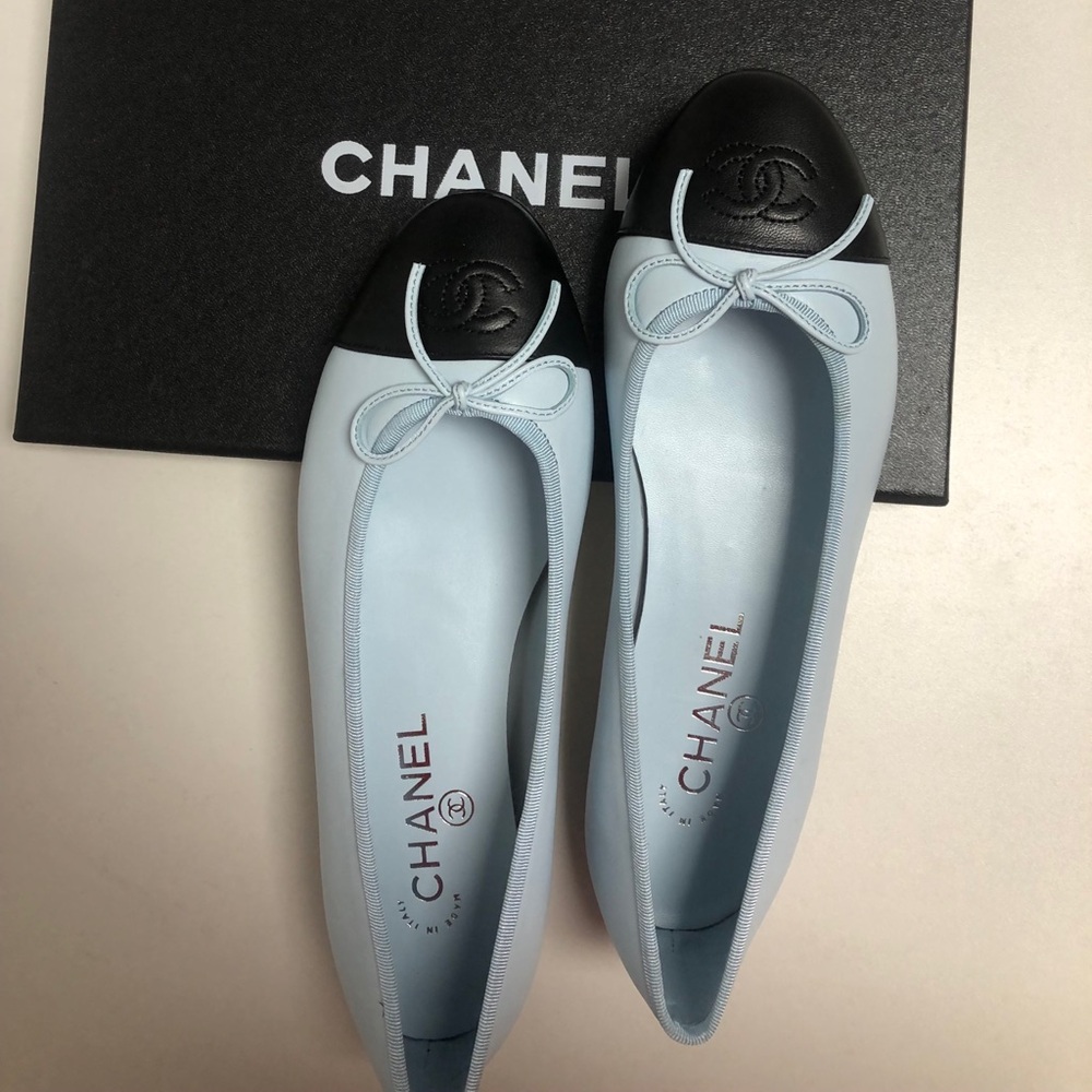 Chanel Iconic CC Logo Ballet Flats in Blue